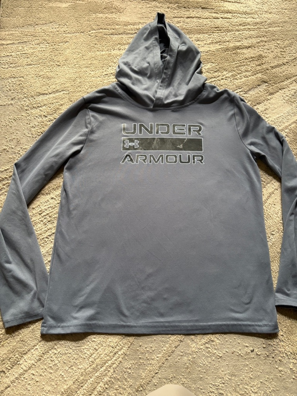 Under Armour Light Gray Hooded Long Sleeve Pullover